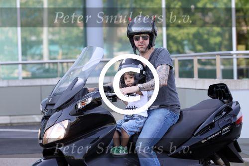 Amsterdam 25 mei 2012
Ruud de Wild met zijn zoontje Johnny samen op de motor.
Peter Smulders bv