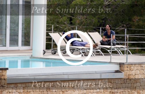 Ibiza 2 mei 2012
Opnames verliefd op ibiza met oa Jan Kooijman en Sanne Vogel. De villa staat op Roca Llisa.
Peter Smulders bv