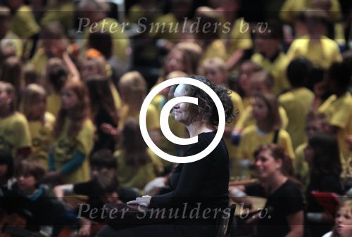 Amsterdam 6 juni 2012
Prinses Maxima Amalia Ariane en Alexia met hun vader Prins Willem Alexander
bij muziek concert in de heineken music hall. Sara Kroos
Peter Smulders bv