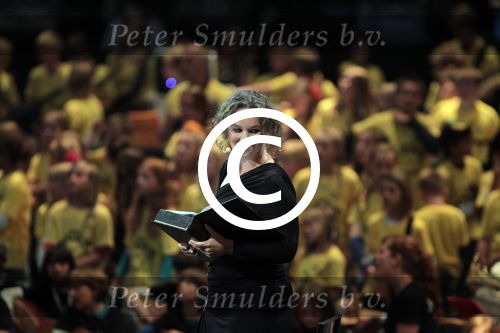 Amsterdam 6 juni 2012
Prinses Maxima Amalia Ariane en Alexia met hun vader Prins Willem Alexander
bij muziek concert in de heineken music hall. Sara Kroos
Peter Smulders bv