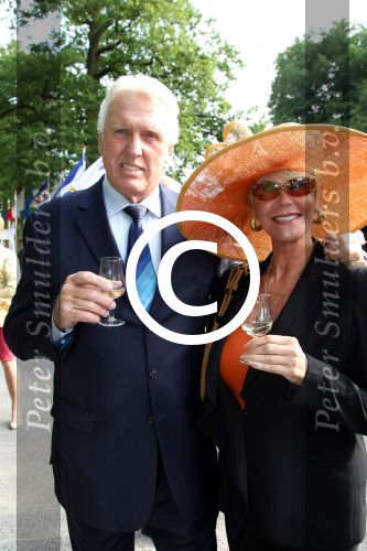 Breukelen 12 juni 2012
Haringparty op Neijenrode. Sheila de Vries met man
Peter Smulders bv