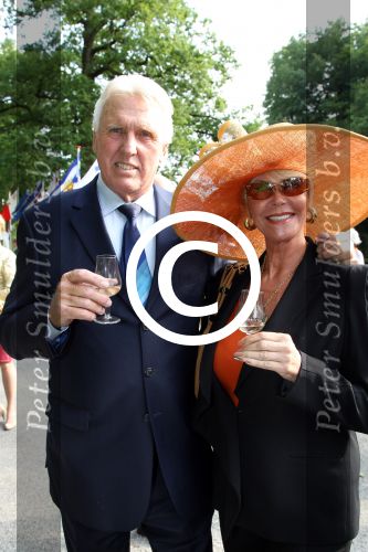 Breukelen 12 juni 2012
Haringparty op Neijenrode. Sheila de Vries met man
Peter Smulders bv