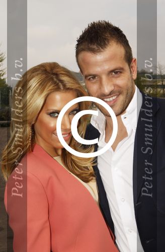 Amsterdam, 3 Mei 2012 Presentatie Nieuw Magazine RAFAEL in Cafe Vak zuid, Olympisch Stadion.
Rafel v d Vaart samen met zijn vrouw Sylvie v d Vaart
Foto Peter Smulders BV