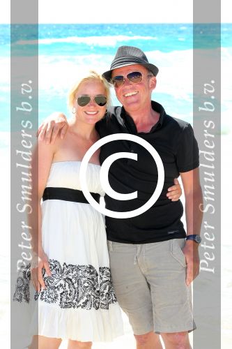 ibiza 1 mei 2012
Sonja Bakker met haar kinderen vader en vriend Jan en zijn dochter op vakantie op ibiza. Ook hun hondje hadden ze mee genomen.
Peter Smulders bv