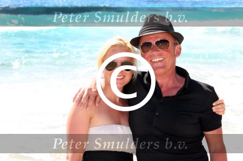 ibiza 1 mei 2012
Sonja Bakker met haar kinderen vader en vriend Jan en zijn dochter op vakantie op ibiza. Ook hun hondje hadden ze mee genomen.
Peter Smulders bv