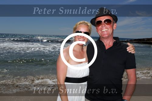 ibiza 1 mei 2012
Sonja Bakker met haar kinderen vader en vriend Jan en zijn dochter op vakantie op ibiza. Ook hun hondje hadden ze mee genomen.
Peter Smulders bv
