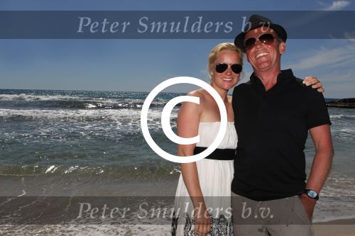ibiza 1 mei 2012
Sonja Bakker met haar kinderen vader en vriend Jan en zijn dochter op vakantie op ibiza. Ook hun hondje hadden ze mee genomen.
Peter Smulders bv