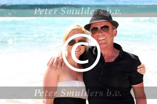 ibiza 1 mei 2012
Sonja Bakker met haar kinderen vader en vriend Jan en zijn dochter op vakantie op ibiza. Ook hun hondje hadden ze mee genomen.
Peter Smulders bv