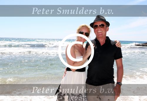 ibiza 1 mei 2012
Sonja Bakker met haar kinderen vader en vriend Jan en zijn dochter op vakantie op ibiza. Ook hun hondje hadden ze mee genomen.
Peter Smulders bv