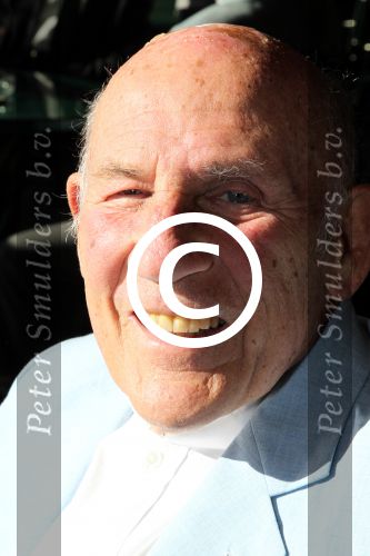Brescia 16 en 17 mei 2012
State of Art is sponsor van de mille miglia en rijdt met div rijders in hun porsches spyder. Oa Jan Peter Balkenende Koen Wauters en jan Kees de Jager rijden mee. Stirling Moss
Peter Smulders bv
Peter Smulders bv