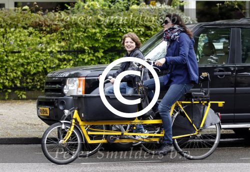 Amsterdam 9 mei 2012
Susan Visser met zoon op de fiets.
Peter Smulders bv