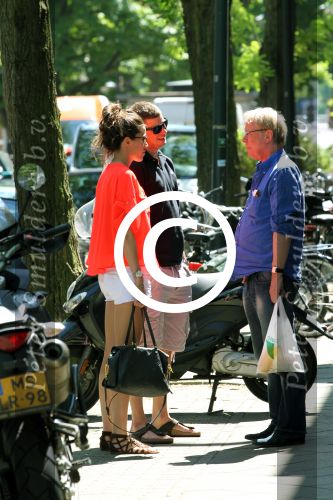 Amsterdam 25 mei 2012
Sven Kramer en zijn vriendin Naomi v As in gesprek met Jack Spijkerman op de cornelis schuytstraat.
Peter Smulders bv