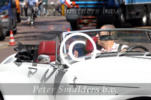 Amsterdam 25 mei 2012
Sylvana Simons met vriend Ronald Kahn in een Clenet. Van deze auto zijn er maar 250 gemaakt.
Peter Smulders bv