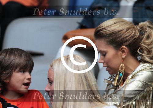 Amsterdam 2 juni 2012
Nederland- Noord ierland 6-0 in de arena. Sylvie Damian en schoonvader Ramon v d Vaart
Peter Smulders bv