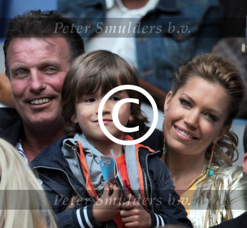 Amsterdam 2 juni 2012
Nederland- Noord ierland 6-0 in de arena. Sylvie Damian en schoonvader Ramon v d Vaart
Peter Smulders bv