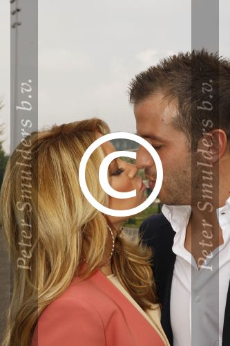 Amsterdam, 3 Mei 2012 Presentatie Nieuw Magazine RAFAEL in Cafe Vak zuid, Olympisch Stadion.
Rafel v d Vaart samen met zijn vrouw Sylvie v d Vaart
Foto Peter Smulders BV