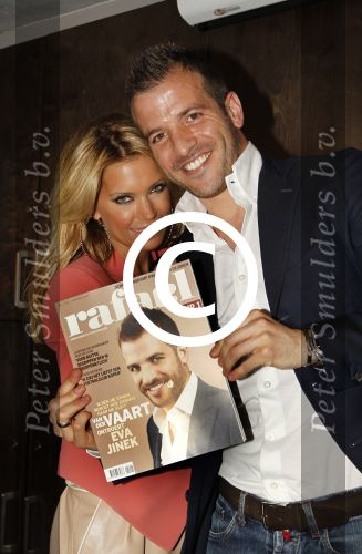 Amsterdam, 3 Mei 2012 Presentatie Nieuw Magazine RAFAEL in Cafe Vak zuid, Olympisch Stadion.
Rafel v d Vaart samen met zijn vrouw Sylvie v d Vaart
Foto Peter Smulders BV