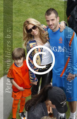 Lausanne, 17 en 18 Augustus 2012
Sylvie v d Vaart samen met de dames van het Nederlands elftal, Rafael v d Vaart en hun zoontje Damian v d Vaart
Foto Peter Smulders BV