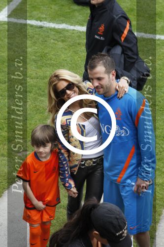 Lausanne, 17 en 18 Augustus 2012
Sylvie v d Vaart samen met de dames van het Nederlands elftal, Rafael v d Vaart en hun zoontje Damian v d Vaart
Foto Peter Smulders BV
