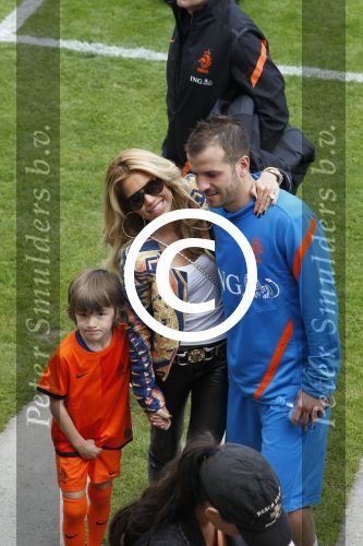 Lausanne, 17 en 18 Augustus 2012
Sylvie v d Vaart samen met de dames van het Nederlands elftal, Rafael v d Vaart en hun zoontje Damian v d Vaart
Foto Peter Smulders BV