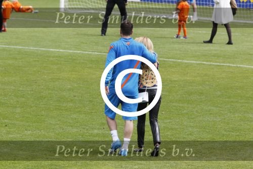 Lausanne, 17 en 18 Augustus 2012
Sylvie v d Vaart samen met de dames van het Nederlands elftal, Rafael v d Vaart en hun zoontje Damian v d Vaart
Foto Peter Smulders BV