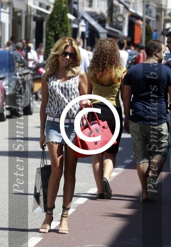 Amsterdam 26 mei 2012
Sylvie v d Vaart met zoon Damian en aupair op de pc hooftstraat.
Peter Smulders bv