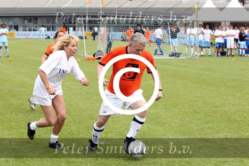 Amsterdam 1 juni 2012
Voetbaltournooi Johan Cruijff foundation in het olympisch stadion .
oa Johan Cruijff John Ewbank Thomas Acda Aron Winter Brian Roy Tonnie Bruins Slot Ronald de Boer William Spaay Najib Amhali Edwin v d Sar Raoul Heertje en Rohan Marley ( zoon Bob Marley) deden mee.
Peter Smulders bv