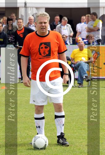 Amsterdam 1 juni 2012
Voetbaltournooi Johan Cruijff foundation in het olympisch stadion .
oa Johan Cruijff John Ewbank Thomas Acda Aron Winter Brian Roy Tonnie Bruins Slot Ronald de Boer William Spaay Najib Amhali Edwin v d Sar Raoul Heertje en Rohan Marley ( zoon Bob Marley) deden mee.
Peter Smulders bv