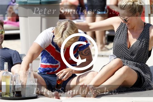 Zandvoort 24 mei 2012
Thomas Berge betrapt met zijn nieuwe vriendin Hollywood vrouw Myrthe Mylius
op het strand van Zandvoort.
Peter Smulders bv