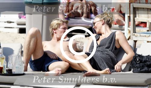 Zandvoort 24 mei 2012
Thomas Berge betrapt met zijn nieuwe vriendin Hollywood vrouw Myrthe Mylius
op het strand van Zandvoort.
Peter Smulders bv