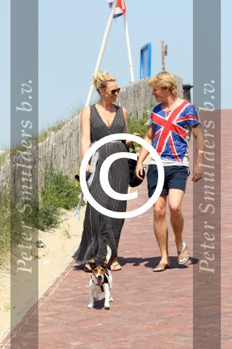 Zandvoort 24 mei 2012
Thomas Berge betrapt met zijn nieuwe vriendin Hollywood vrouw Myrthe Mylius
op het strand van Zandvoort.
Peter Smulders bv