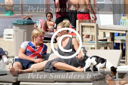 Zandvoort 24 mei 2012
Thomas Berge betrapt met zijn nieuwe vriendin Hollywood vrouw Myrthe Mylius
op het strand van Zandvoort.
Peter Smulders bv