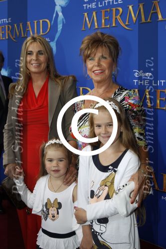 Rotterdam, 16 Juni 2012
Premiere Musical Little Mermaid in het Nieuwe Luxor theater
Tine Boskamp met dochter en kleinkinderen
Foto Peter Smulders BV