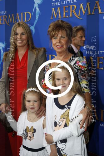 Rotterdam, 16 Juni 2012
Premiere Musical Little Mermaid in het Nieuwe Luxor theater
Tine Boskamp met dochter en kleinkinderen
Foto Peter Smulders BV