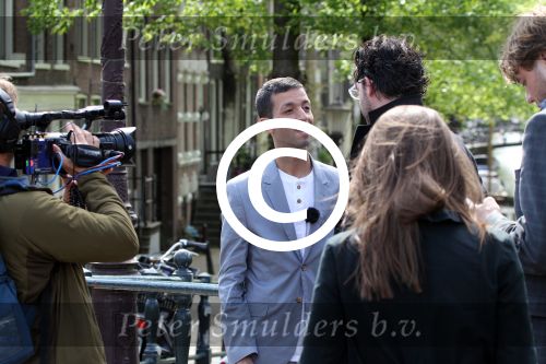 Amsterdam 14 mei 2012
D66 kandidaat Tofik Dibi wordt geinterviewd door jakhals Erik Dijkstra.
Peter Smulders bv