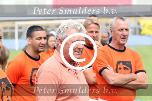 Amsterdam 1 juni 2012
Voetbaltournooi Johan Cruijff foundation in het olympisch stadion .
oa Johan Cruijff John Ewbank Thomas Acda Aron Winter Brian Roy Tonnie Bruins Slot Ronald de Boer William Spaay Najib Amhali Edwin v d Sar Raoul Heertje en Rohan Marley ( zoon Bob Marley) deden mee.
Peter Smulders bv