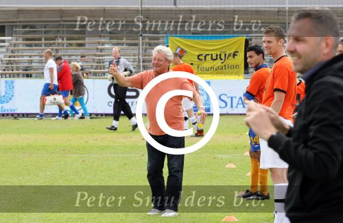 Amsterdam 1 juni 2012
Voetbaltournooi Johan Cruijff foundation in het olympisch stadion .
oa Johan Cruijff John Ewbank Thomas Acda Aron Winter Brian Roy Tonnie Bruins Slot Ronald de Boer William Spaay Najib Amhali Edwin v d Sar Raoul Heertje en Rohan Marley ( zoon Bob Marley) deden mee.
Peter Smulders bv