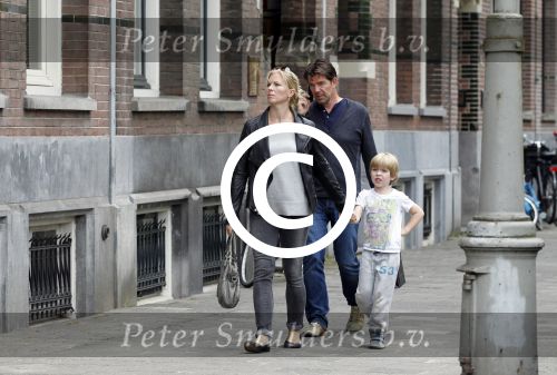 Amsterdam 12 juni 2012
Twan Huys met vriendin/vrouw en zoontje op de pc hooftstraat.
Peter Smulders bv