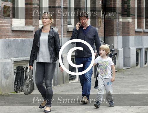 Amsterdam 12 juni 2012
Twan Huys met vriendin/vrouw en zoontje op de pc hooftstraat.
Peter Smulders bv