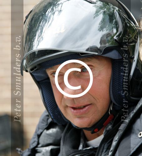 Amsterdam 7 juni 2012
Willem Holleeder gaat naar het politieburo om een gevonden dames tas terug te brengen.
Peter Smulders bv
