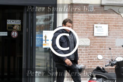 Amsterdam 7 juni 2012
Willem Holleeder gaat naar het politieburo om een gevonden dames tas terug te brengen.
Peter Smulders bv
