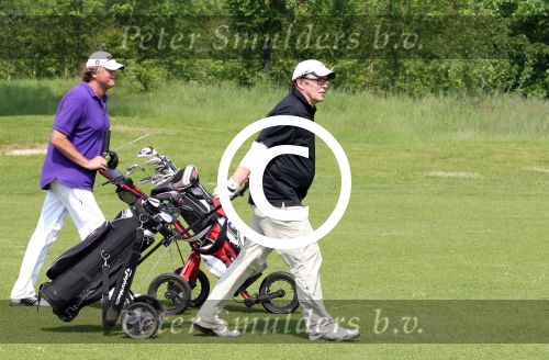 Halfweg 23 mei 2012
Uitreiking boek Willem V Hanegem door Marco v Basten op golfbaan houtrak.
Peter Smulders bv