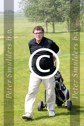 Halfweg 23 mei 2012
Uitreiking boek Willem V Hanegem door Marco v Basten op golfbaan houtrak.
Peter Smulders bv