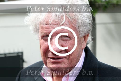 Breda 5 juni 2012
Presentatie Cook acadamy van Princess met Joop Braakhekke Geert Hoes Hind en Aad Ouborg. Willibrord Frequin met dochter Barbara
Peter Smulders bv