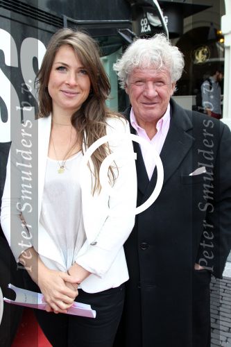 Breda 5 juni 2012
Presentatie Cook acadamy van Princess met Joop Braakhekke Geert Hoes Hind en Aad Ouborg. Willibrord Frequin met dochter Barbara
Peter Smulders bv