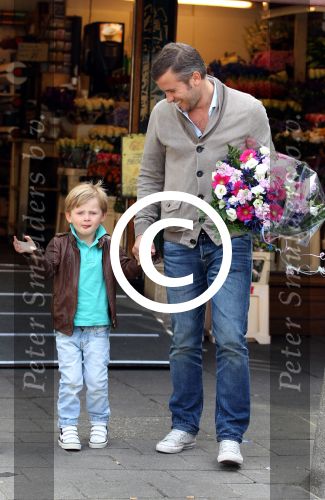 Amsterdam 2 juni 2012
Winston Gerschtanowitz en Renate Verbaan met kinderen.
Peter Smulders bv