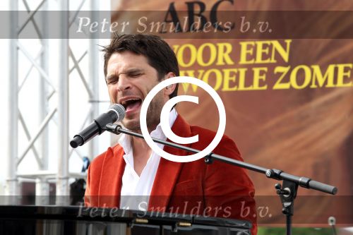 Amsterdam 1 juni 2012
Talkies terras van het jaar verkiezing bij de harbour club in Amsterdam. Xander Sophie en Dex de Buisonje
Peter Smulders bv