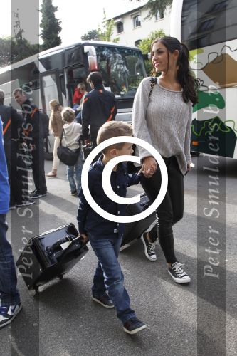 Lausanne, 17 en 18 Augustus 2012
Yolanthe Sneijder-Cabau samen met de dames van het Nederlands elftal, Wesley Sneijder en Jessey Sneijder
Foto Peter Smulders BV