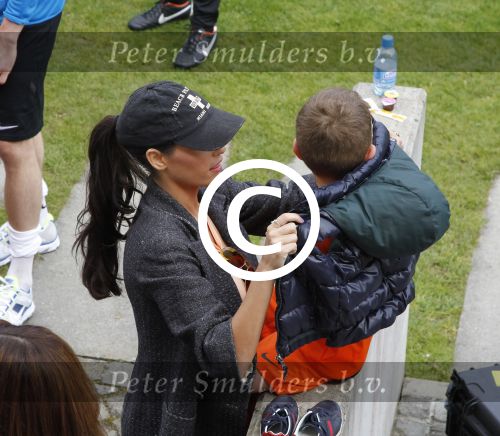 Lausanne, 17 en 18 Augustus 2012
Yolanthe Sneijder-Cabau samen met de dames van het Nederlands elftal, Wesley Sneijder en Jessey Sneijder
Foto Peter Smulders BV
