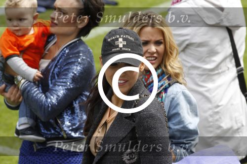 Lausanne, 17 en 18 Augustus 2012
Yolanthe Sneijder-Cabau samen met de dames van het Nederlands elftal, Wesley Sneijder en Jessey Sneijder
Foto Peter Smulders BV
